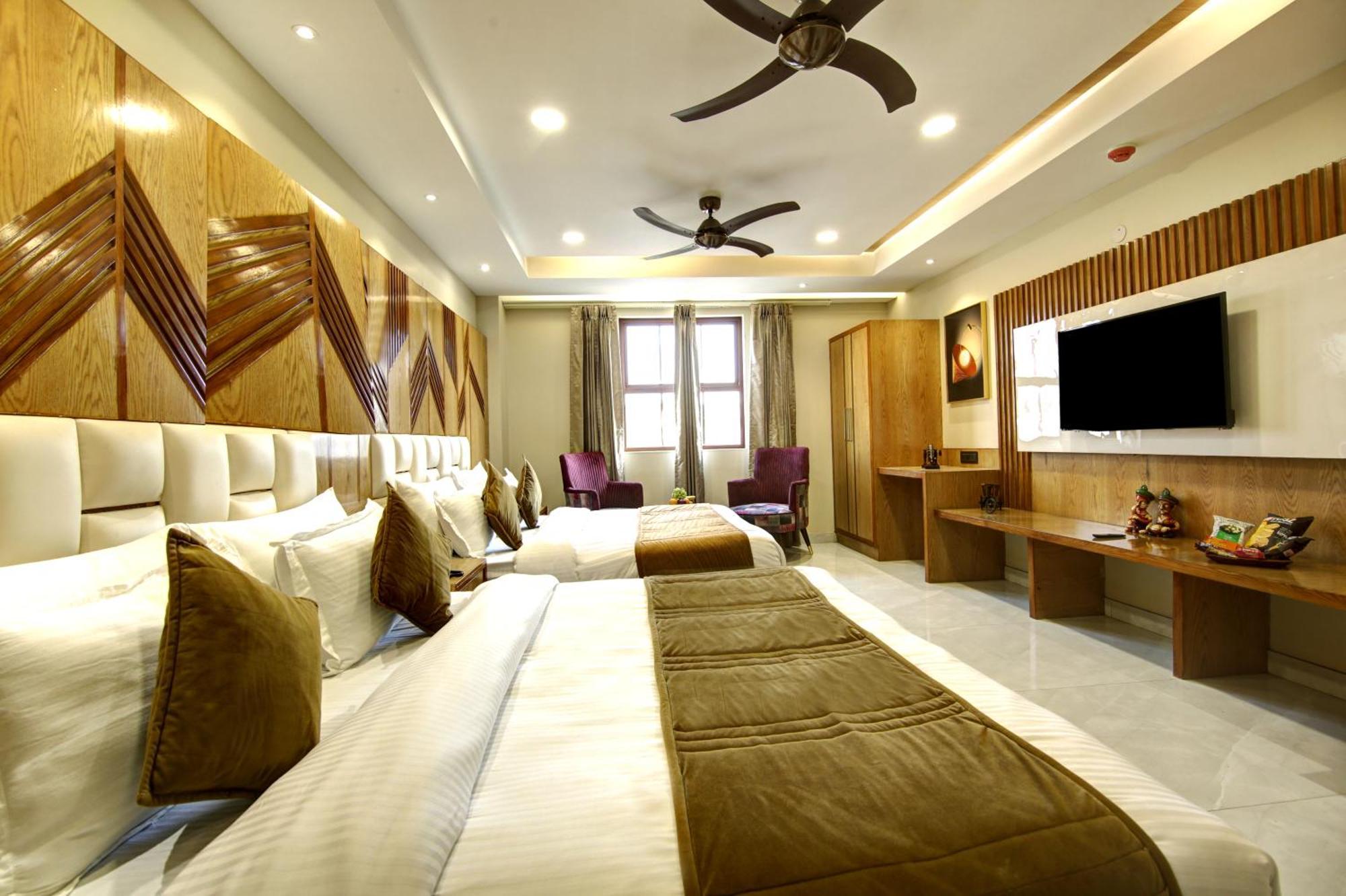 Hotel The Leena Interntional-traveller's Choice Winner 2025 New Delhi