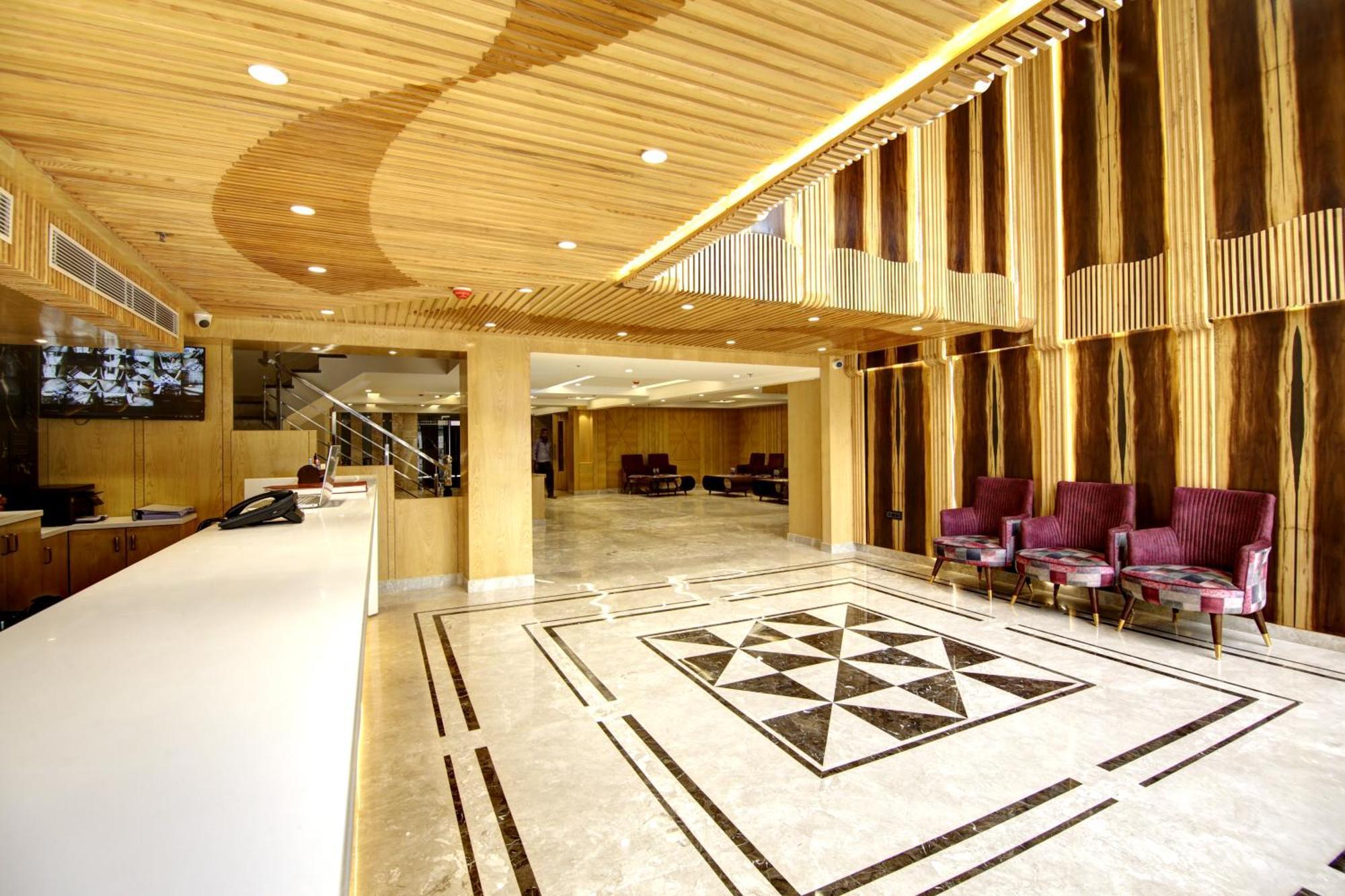 The Leena Interntional-traveller's Choice Winner 2025 New Delhi
