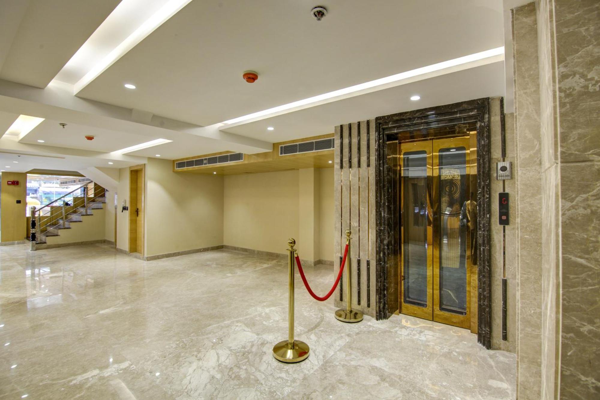 Hotel The Leena Interntional-traveller's Choice Winner 2025 New Delhi